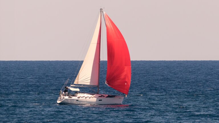 Share an unforgetable sailing trip to discover the unique Dia Island! (1149136)